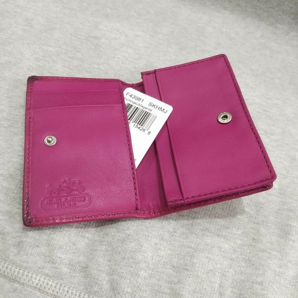 Coach Signature Card Case - Picture 12 of 12